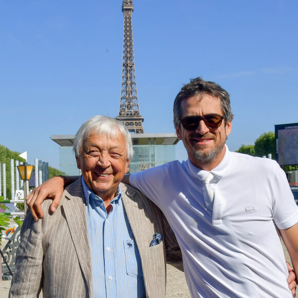 Exclusif - Guillaume Canet et son père Philippe lors du Longines Paris Eiffel Jumping au Champ de Mars à Paris, France, le 7 juillet 2019. © Pierre Perusseau/Bestimage 