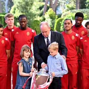 Le prince Albert II de Monaco, avec ses enfants le prince héréditaire Jacques et la princesse Gabriella, a reçu au Palais l'équipe de football de l'académie de l'A.S. Monaco vainqueur de la coupe Gambardella Crédit Agricole, le 3 juin 2023. © Bruno Bebert/Bestimage 