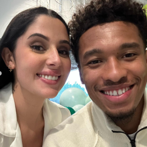 Surprise ! Au cours du week-end, Coralie Porrovecchio s'est mariée à son compagnon de longue date Boubacar Kamara,
Coralie Porrovecchio et son compagnon Boubacar Kamara se sont mariés. Instagram