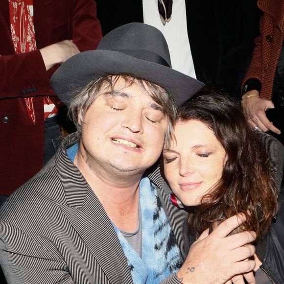 Une magnifique nouvelle pour le couple. 
Pete Doherty et sa femme Katia De Vidas au défilé de mode Celine Homme automne-hiver 2023/24 au Palace à Paris le 10 février 2023. © Christophe Clovis / Bestimage 