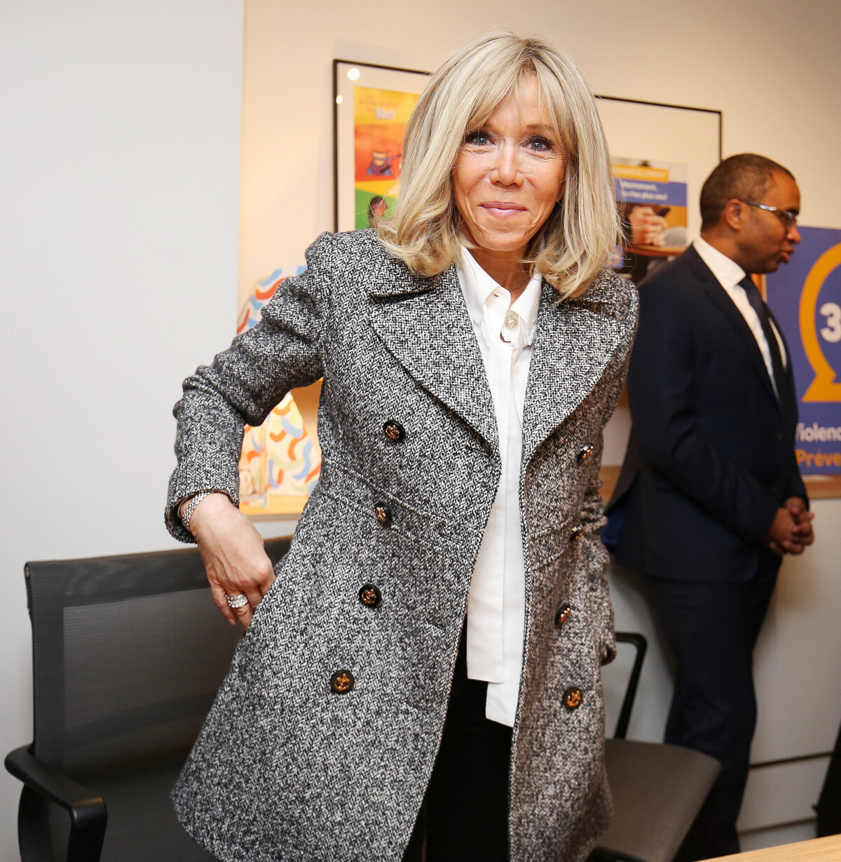 Photo Brigitte Macron visite les locaux de l'association eenfance à