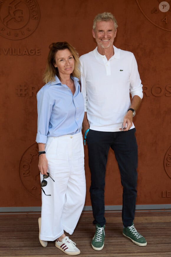 Présent au tournoi de Roland-Garros, Denis Brogniart est venu accompagné de son épouse Hortense.
Denis Brogniart et sa femme Hortense au village lors des Internationaux de France de tennis de Roland Garros 2023, à Paris. © Jacovides-Moreau/Bestimage