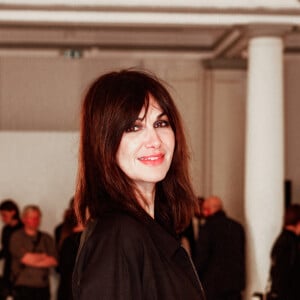 Helena Noguerra - Front Row du défilé de mode Haute-Couture Julien Fournié à la Salle Gaveau lors de la Fashion Week Printemps-été 2023 de Paris, France, le 24 janvier 2023. © Christophe Clovis/Bestimage 