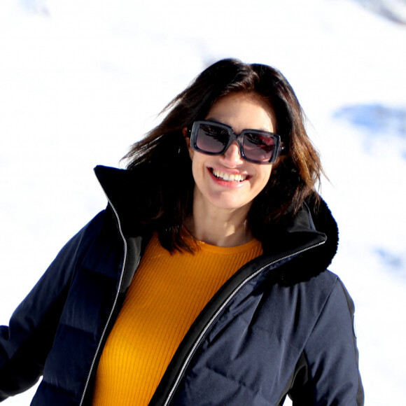 "On m'a tout dit : les dents trop courtes, l'oeil bas, le début de cellulite... Ça n'allait jamais".
Hélèna Noguerra - Photocall de l'équipe du film "BDE" dans le cadre du 26ème Festival de l'Alpe d'Huez le 21 janvier 2023. © Dominique Jacovides/Bestimage
