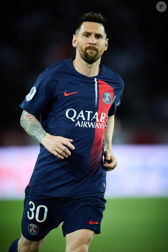 Lionel Messi signe au PSG