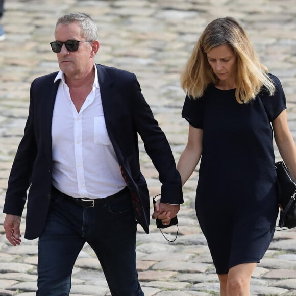 Il s'était confié auprès de "TV Mag"
Christophe Dechavanne et sa compagne Elena Foïs lors de la cérémonie d'hommage national à Jean-Paul Belmondo à l'Hôtel des Invalides à Paris, France, le 9 septembre 2021. © Dominique Jacovides/Bestimage 