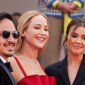 Jennifer Lawrence et Justine Ciarrocchi - Montée des marches du film "Anatomie d'une chute" lors du 76e Festival de Cannes. Le 21 mai 2023. © Jacovides-Moreau / Bestimage