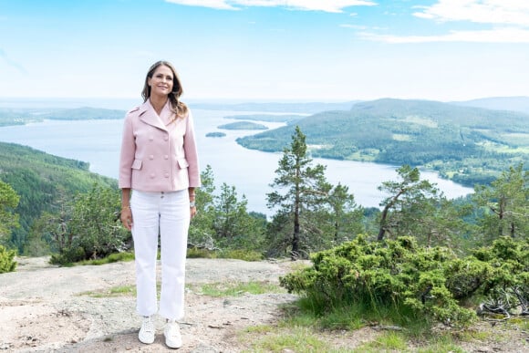 La princesse Madeleine de Suède est en visite dans la province de Ångermanland avec son mari Christopher (Chris) O'Neill et leur fils le prince Nicolas le 21 juin 2022. 
