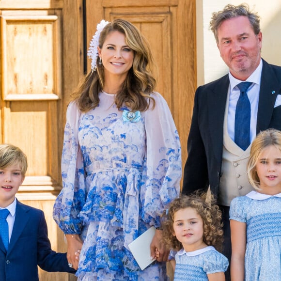 La princesse Madeleine de Suède, Chris O'Neill et leurs enfants la princesse Leonore de Suède, le prince Nicolas de Suède et la princesse Adrienne de Suède - La famille royale suédoise au baptême du prince Julian, duc de Halland au château de Drottningholm sur l'île de Lovön à Ekero en Suède, le 14 août 2021. 