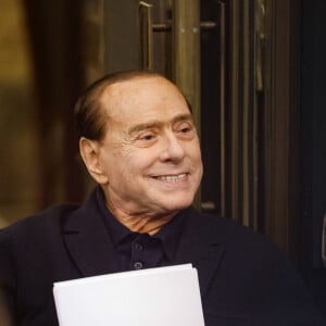 Il laisse derrière lui cinq enfants, de deux épouses différentes.
Silvio Berlusconi avec sa compagne Marta Fascina da Cracco au restaurant du chef Carlo Cracco dans la Galleria Vittorio Emanuele à Milan, Italie, le 25 février 2022. 