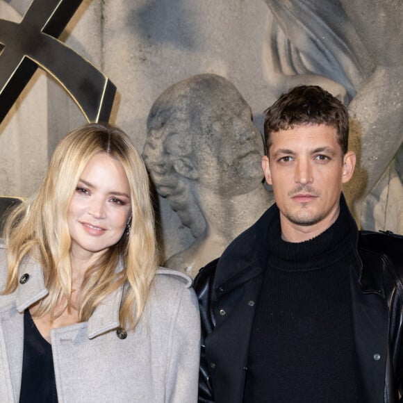 Virginie Efira et son compagnon Niels Schneider - Photocall du défilé de mode prêt-à-porter automne-hiver 2023/2024 "Saint Laurent" lors de la Fashion Week de Paris. Le 28 février 2023 © Olivier Borde / Bestimage