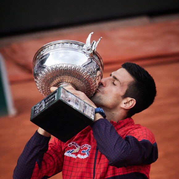 Novak Djokovic - Novak Djokovic remporte les Internationaux de France de tennis de Roland Garros 2023 face à Casper Ruud (7-6 [7-1], 6-3, 7-5) à Paris le 11 juin 2023. Novak Djokovic s'adjuge un 23ème titre record en Grand Chelem et dépasse Rafael Nadal, bloqué à 22 titres et forfait cette année. © Jacovides-Moeau/Bestimage 