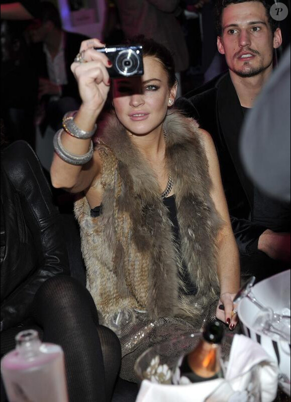 Lindsay Lohan en total look Roberto Cavalli lors de la soirée Roberto Cavalli à Milan à l'occasion de la Fashion Week le 28 février 2010