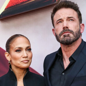 Mais pas d'inquiétude : mari et femme n'ont cessé de dévoiler des preuves de leur affection mutuelle ce lundi 12 juin.

Jennifer Lopez (J.Lo) et son mari Ben Affleck au photocall de la première de Los Angeles du film "The Flash" au TCL Chinese Theatre IMAX à Hollywood, Los Angeles,Californie, Etats-Unis, le 12 juin 2023. 