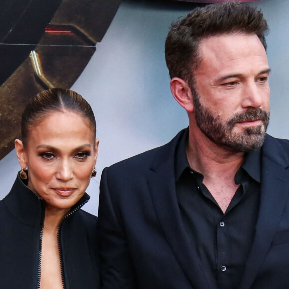 L'acteur portait un magnifique costume sombre.
Jennifer Lopez (J.Lo) et son mari Ben Affleck au photocall de la première de Los Angeles du film "The Flash" au TCL Chinese Theatre IMAX à Hollywood, Los Angeles,Californie, Etats-Unis, le 12 juin 2023. 
