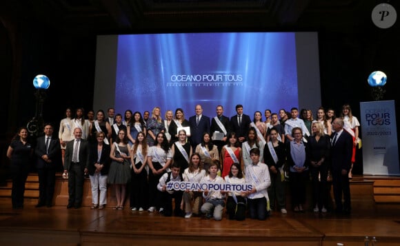 Le 13 juin 2023, Estelle Lefébure s'est rendue au Musée océanographique de Monaco.
Le prince Albert II de Monaco et Estelle Lefébure (marraine de l'édition) - Cérémonie de remise de prix du concours pédagogique "Oceano pour Tous" au musée Océanographique de Monaco, le 13 juin 2023. © Jean-François Ottonello/Nice Matin/Bestimage