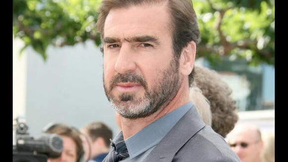 Eric Cantona : Il rejoint sa femme Rachida Brakni et devient... une icône de beauté !
