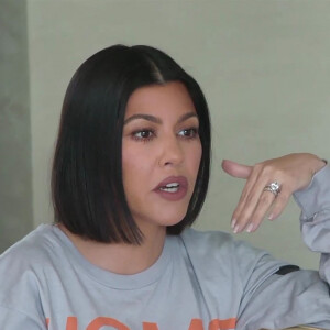 Kourtney Kardashian - La famille Kardashian dans un épisode de la série "The Kardashians". 