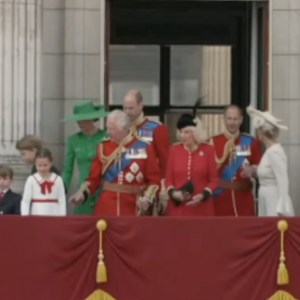 Le roi Charles n'est pas démonstratif
Le Roi Charles vit son premier anniversaire officiel de souverain le 17 juin pour la journée Trooping the colour. 