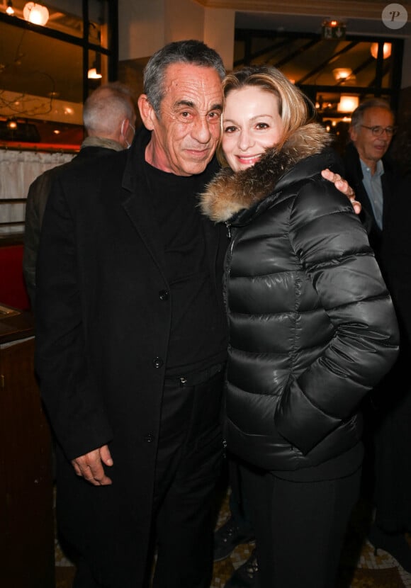 Thierry Ardisson et sa femme Audrey Crespo-Mara - Lancement du numéro 75 de la revue littéraire "La règle du jeu", avec pour thème "Comment lisez-vous ?", au Café de Flore à Paris. Le 16 février 2022 © Coadic Guirec / Bestimage