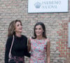 Très complice, elle était très souriante pour retrouver Rania de Jordanie. 
La reine Letizia d'Espagne et la reine Rania de Jordanie à leur arrivée à la visite des écoles-ateliers Patrimonio Nacional et des ateliers d'emploi au Palais Royal à Madrid, Espagne, le 19 juin 2023. © EuropaPress/Bestimage 