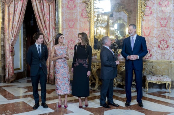 Invité surprise, le jeune prince Hashem avait accompagné ses parents. 
La reine Letizia d'Espagne, la reine Rania et le roi Abdallah II de Jordanie, le roi Felipe VI d'Espagne - Le couple royal de Jordanie reçu par le couple royal d'Espagne au palais royal de Madrid. Le 19 juin 2023 