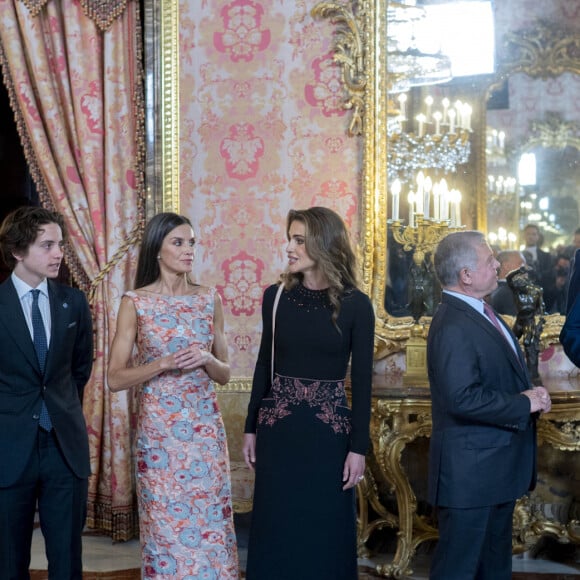 Invité surprise, le jeune prince Hashem avait accompagné ses parents. 
La reine Letizia d'Espagne, la reine Rania et le roi Abdallah II de Jordanie, le roi Felipe VI d'Espagne - Le couple royal de Jordanie reçu par le couple royal d'Espagne au palais royal de Madrid. Le 19 juin 2023 