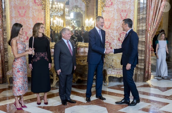 La reine Letizia d'Espagne, la reine Rania et le roi Abdallah II de Jordanie, le roi Felipe VI d'Espagne - Le couple royal de Jordanie reçu par le couple royal d'Espagne au palais royal de Madrid. Le 19 juin 2023 