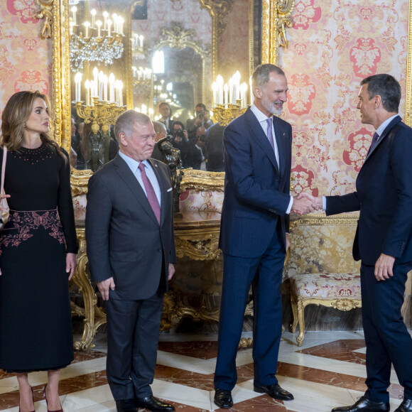 La reine Letizia d'Espagne, la reine Rania et le roi Abdallah II de Jordanie, le roi Felipe VI d'Espagne - Le couple royal de Jordanie reçu par le couple royal d'Espagne au palais royal de Madrid. Le 19 juin 2023 