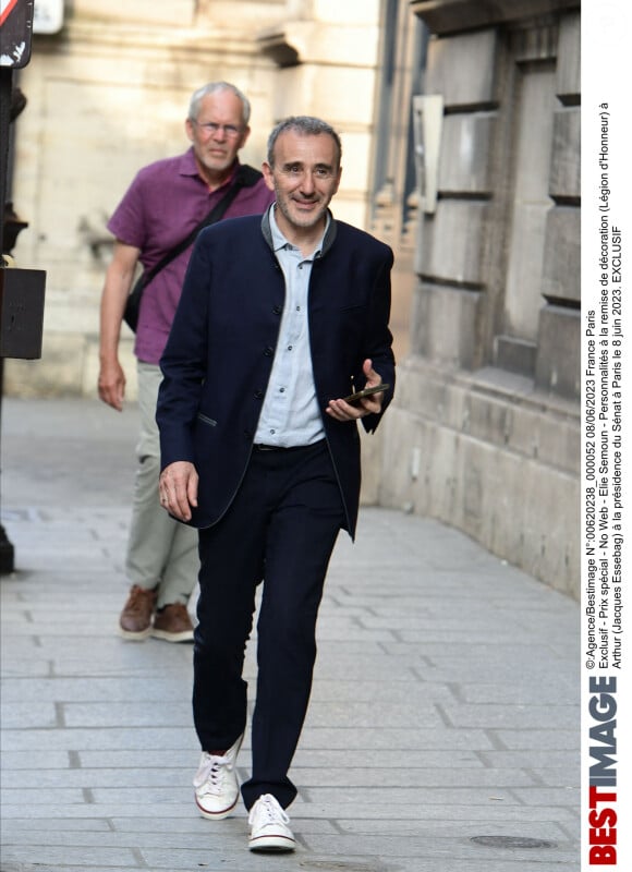 Exclusif - Elie Semoun - Personnalités à la remise de décoration (Légion d'Honneur) à Arthur (Jacques Essebag) à la présidence du Sénat à Paris le 8 juin 2023.