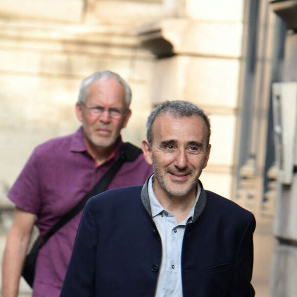 Exclusif - Elie Semoun - Personnalités à la remise de décoration (Légion d'Honneur) à Arthur (Jacques Essebag) à la présidence du Sénat à Paris le 8 juin 2023.