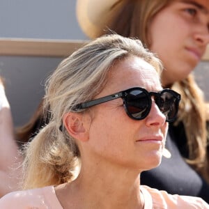 Anne-Sophie Lapix en tribunes lors des Internationaux de France de tennis de Roland Garros 2023, à Paris, France, le 9 juin 2023. © Jacovides-Moreau/Bestimage