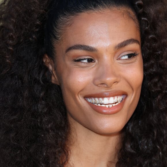 Tina Kunakey - Front Row du défilé de mode masculine prêt à porter printemps/été 2024 de la maison Louis Vuitton à Paris le 20 juin 2023.