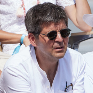 Thomas Sotto dans les tribunes lors des Internationaux de France de Tennis de Roland Garros 2023. Paris, le 10 juin 2023. © Jacovides-Moreau / Bestimage