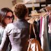 Emily Blunt fait un peu de shopping avec une amie à West Hollywood le 1er mars 2010