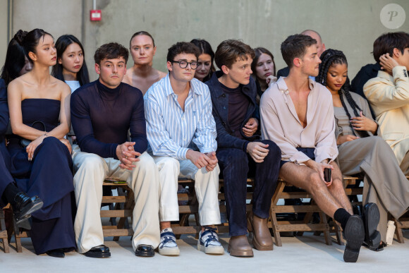 Hyeri Lee, Tom Delay, Noah Schnapp, Hunter Doohan et Manu Rios - People au défilé de mode Hommes printemps-été 2024 "AMI" lors de la fashion week de Paris. Le 22 juin 2023 © Olivier Borde / Bestimage