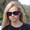 Reese Witherspoon s'est rendue au salon de coiffure Neil George à West Hollywood le 1er mars 2010