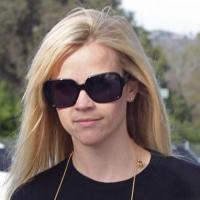 Reese Witherspoon : Apprêtée, coiffée et en mini-jupe sexy... Mais où se rend la belle célibataire ?