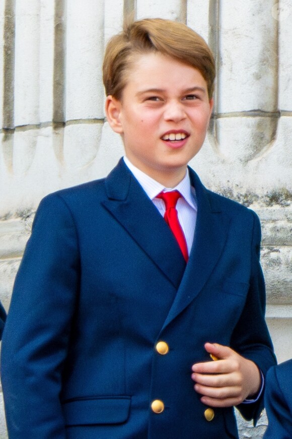 Le prince George de Galles - La famille royale d'Angleterre sur le balcon du palais de Buckingham lors du défilé "Trooping the Colour" à Londres. Le 17 juin 2023