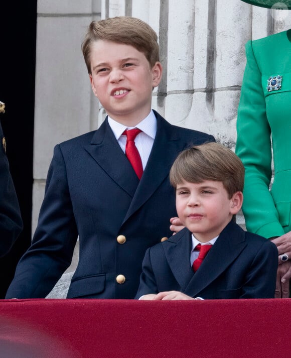 Le prince George, le prince Louis de Galles - La famille royale d'Angleterre sur le balcon du palais de Buckingham lors du défilé "Trooping the Colour" à Londres. Le 17 juin 2023