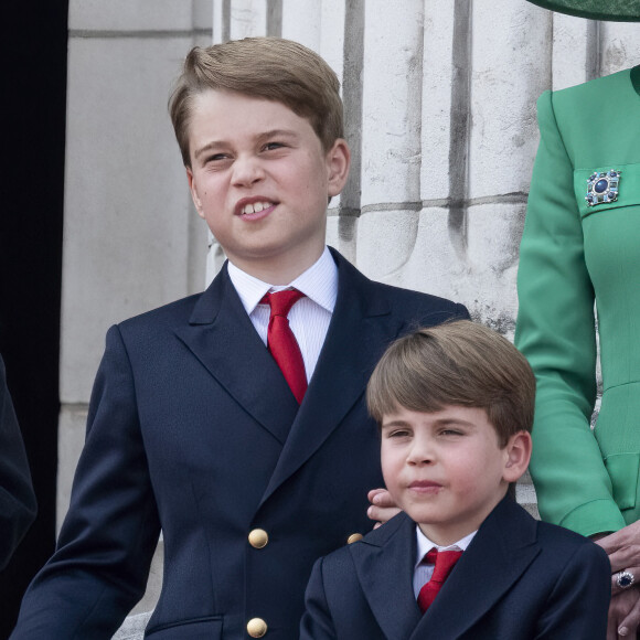 Le prince George, le prince Louis de Galles - La famille royale d'Angleterre sur le balcon du palais de Buckingham lors du défilé "Trooping the Colour" à Londres. Le 17 juin 2023