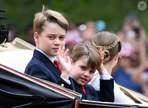 Le prince George, la princesse Charlotte et le prince Louis de Galles - La famille royale d'Angleterre lors du défilé "Trooping the Colour" à Londres. Le 17 juin 2023  17 June 2023. The King, Charles III, becomes the first monarch in more than 30 years to take part in Trooping the Colour on horseback. The King rides from Buckingham Palace to Horse Guards and is joined on horseback by the royal Colonels - Prince of Wales, Colonel, Welsh Guards, the Princess Royal, Gold Stick in Waiting and Colonel, The Blues and Royals, Prince Edward, The Duke of Edinburgh. The Queen, Camilla, Catherine, Princess of Wales, the children, Prince George, Princess Charlotte, Prince Louis, are in open carriages. 
