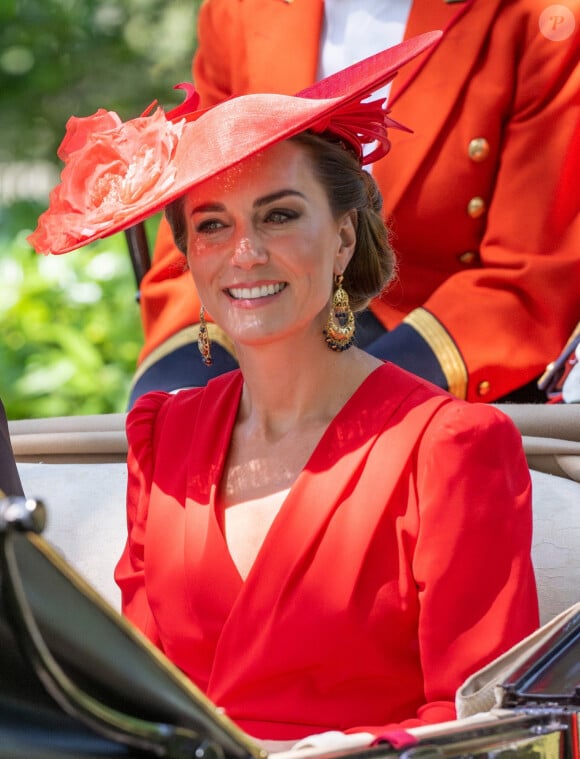 La princesse de Galles a fait sensation dans un look monochrome rouge
Kate Middleton lors de la quatrième journée du Royal Ascot dans le Berkshire, le 23 juin 2023.