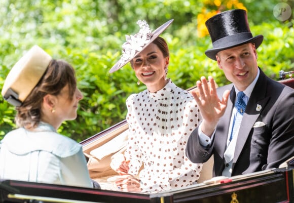 Kate et William sont des habitués de la compétition
Le prince William, duc de Cambridge, et Catherine (Kate) Middleton, duchesse de Cambridge, lors du quatrième jour de la Royal Ascot 2022 à l'hippodrome d'Ascot dans le Berkshire, Royaume Uni, le 17 juin 2022. 