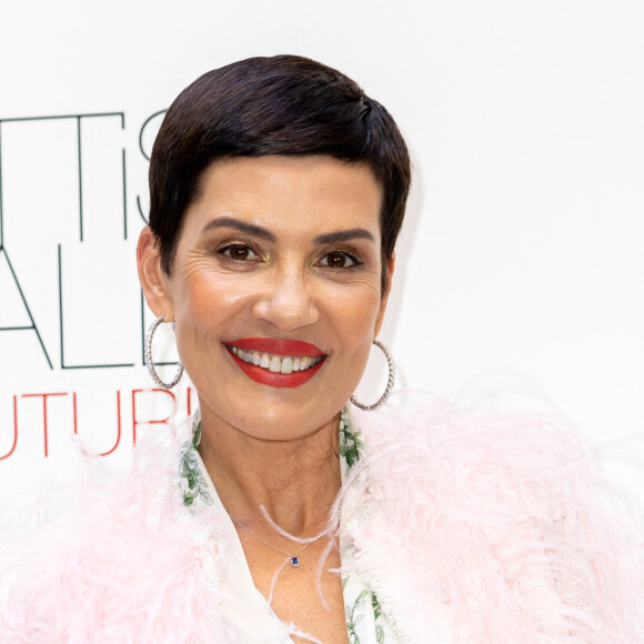 Une manière de faire un pied de nez au temps qui passe... et à la mort, qui lui fait terriblement peur !
Cristina Cordula - Les célébrités au photocall du défilé de mode Haute-Couture automne-hiver 2022-2023 "Giambattista Valli" à Paris le 4 juillet 2022 © Olivier Borde / Bestimage 