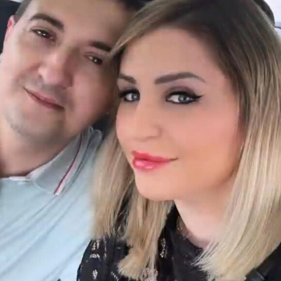 "En fait le problème, c'est qu'avec le chien, cela se passait très mal. Ils n'étaient plus heureux chez nous parce qu'ils n'étaient plus jamais chez nous", a renchéri son époux
Amandine et Alexandre Pellissard sur Instagram
