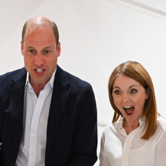 Le prince de 41 ans, s'est arrêté à Lambeth et Bournemouth, s'est rendu à Newport, au Pays de Galles.
Le prince William, prince de Galles et Geri Horner lors d'une visite à l'école primaire Maindee à Newport, Royaume Uni, le 26 juin 2023.