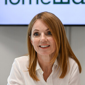 Geri Horner lors d'une visite à l'école primaire Maindee à Newport, Royaume Uni, le 26 juin 2023.