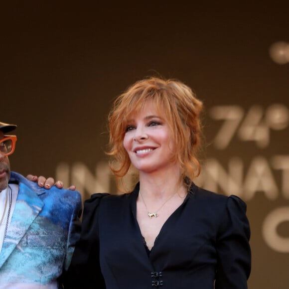 Spike Lee, Mylène Farmer - Montée des marches du film " OSS 117 : Alerte rouge en Afrique Noire " lors du 74ème Festival International du Film de Cannes. Le 17 juillet 2021 © Borde-Jacovides-Moreau / Bestimage 