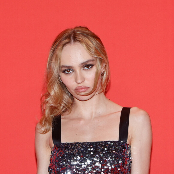 Tout avait pourtant si bien démarré. Il y a des mois était annoncée la nouvelle série HBO la plus attendue : "The Idol".

Lily-Rose Depp - Photocall de la soirée "The Idol" au Palm Beach lors du 76ème Festival International du Film de Cannes © Christophe Clovis / Bestimage
